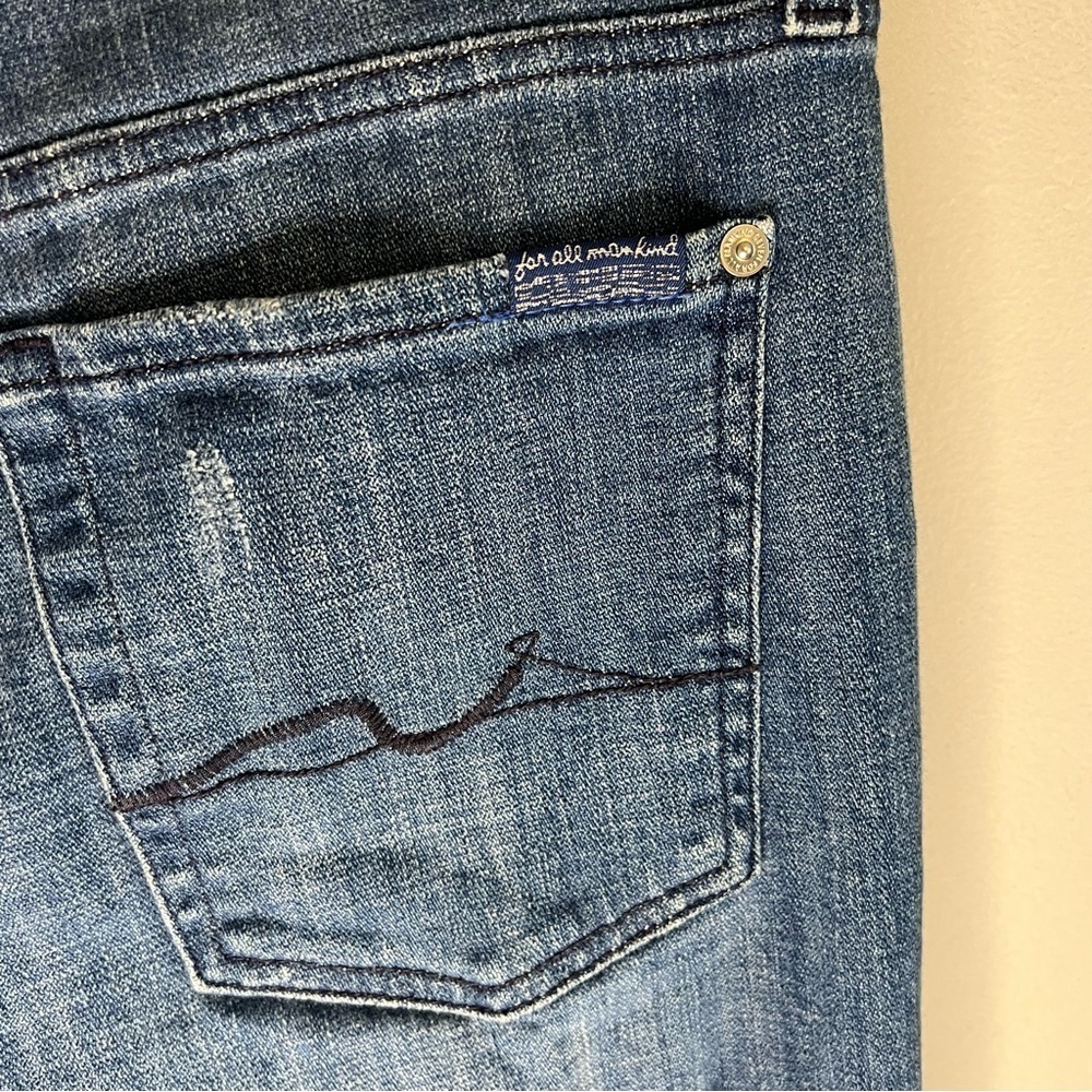 7 For All Mankind Womens Josefina Boyfriend Jeans Distressed Sz 27 Button Fly - Picture 11 of 15